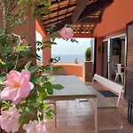 Maison De Lou *