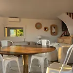 Maison De Lou Вилла *