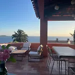Maison De Lou *